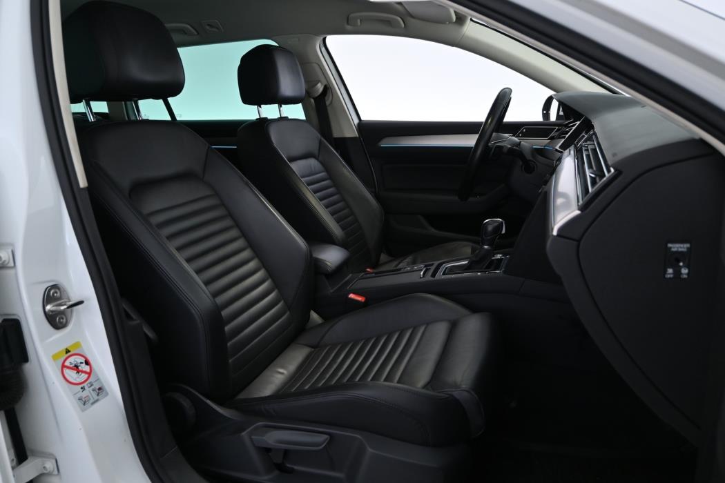 VOLKSWAGEN Passat 2018