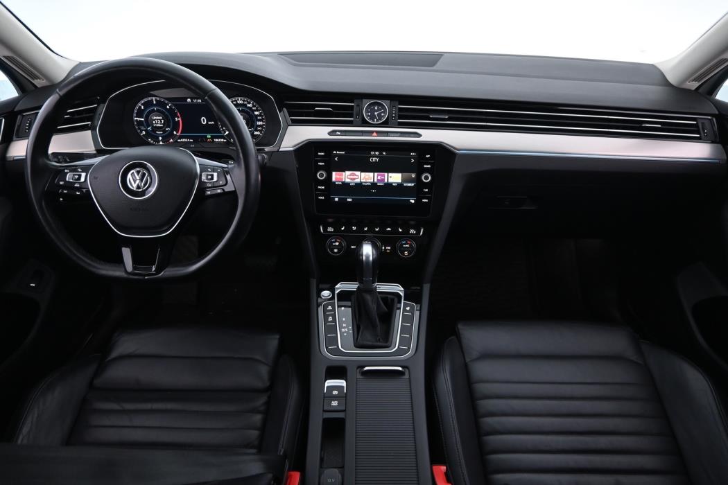 VOLKSWAGEN Passat 2018
