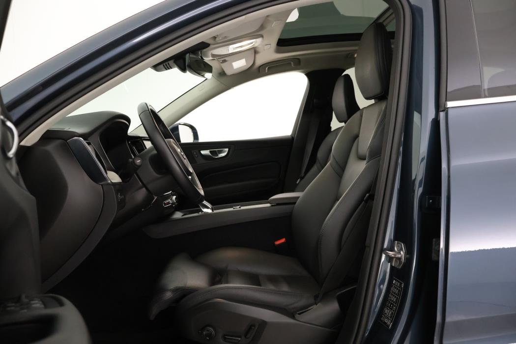 VOLVO XC60 2021