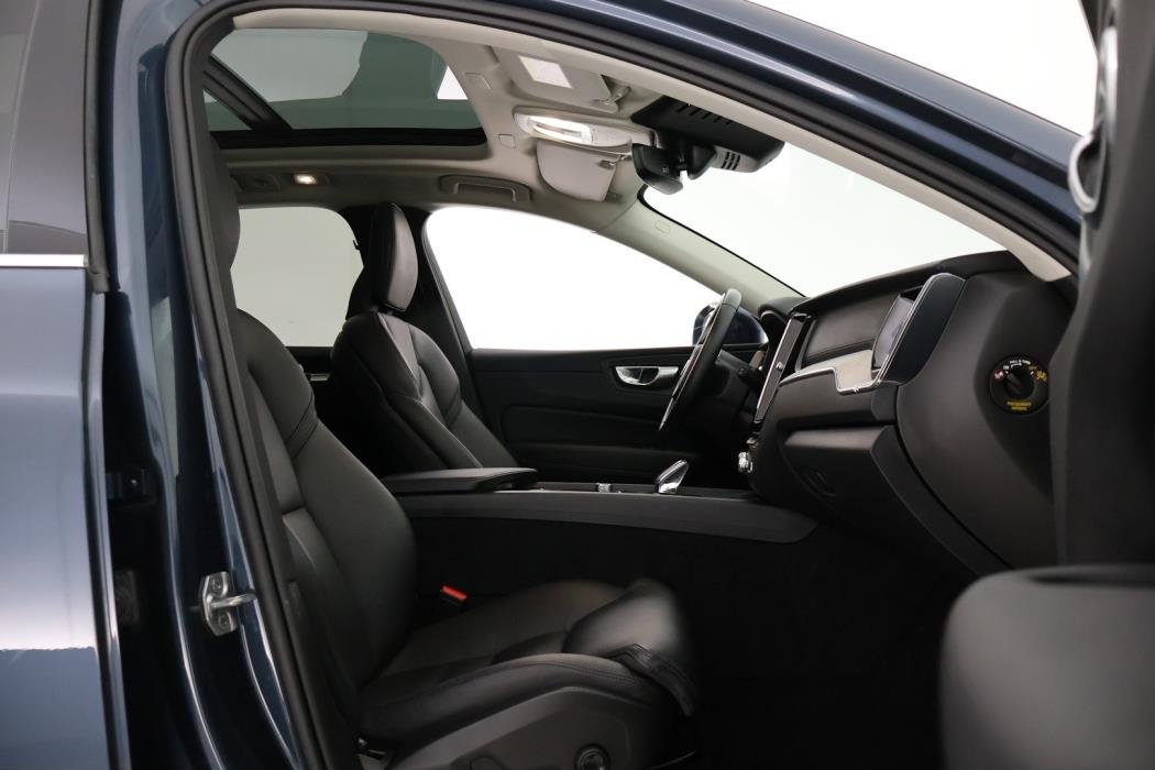 VOLVO XC60 2021