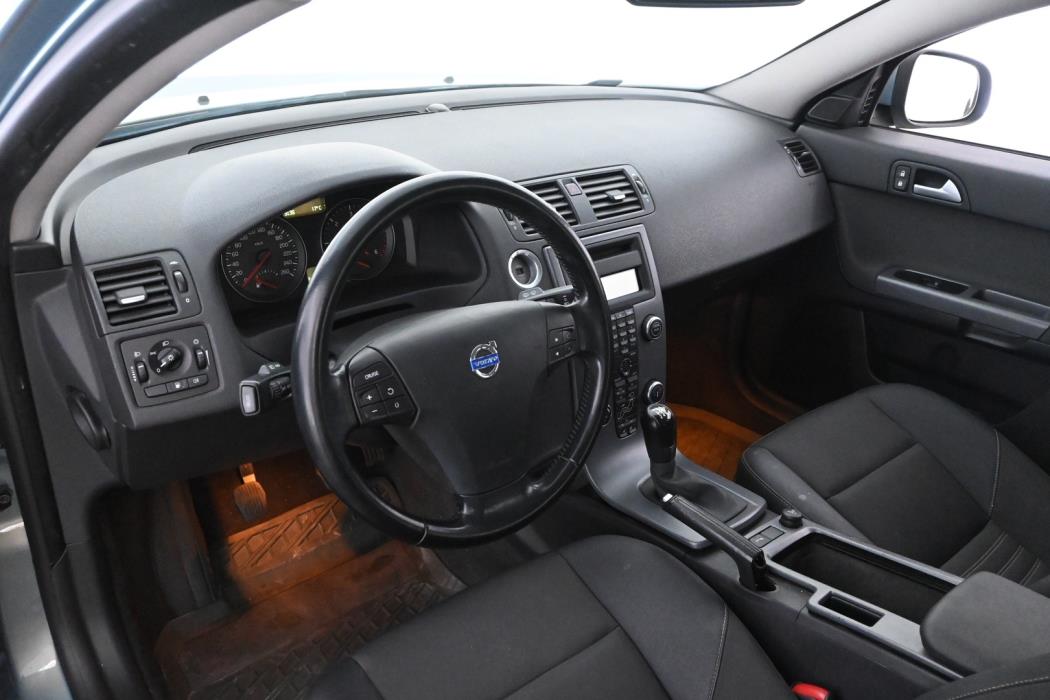 VOLVO V50 2010