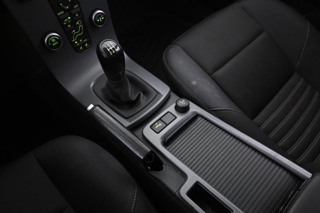 VOLVO V50 2010