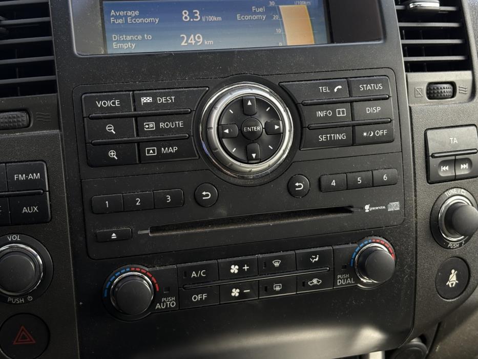 NISSAN Pathfinder 2011