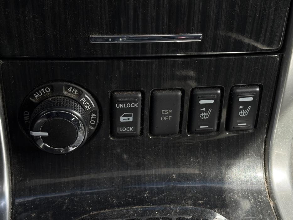 NISSAN Pathfinder 2011
