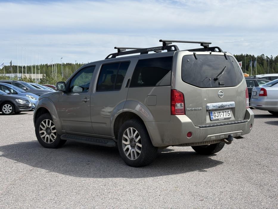 NISSAN Pathfinder 2011