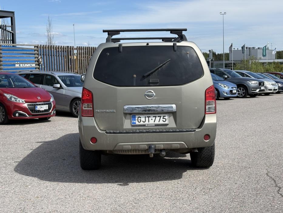 NISSAN Pathfinder 2011