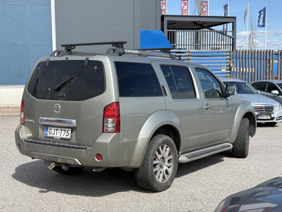 NISSAN Pathfinder 2011