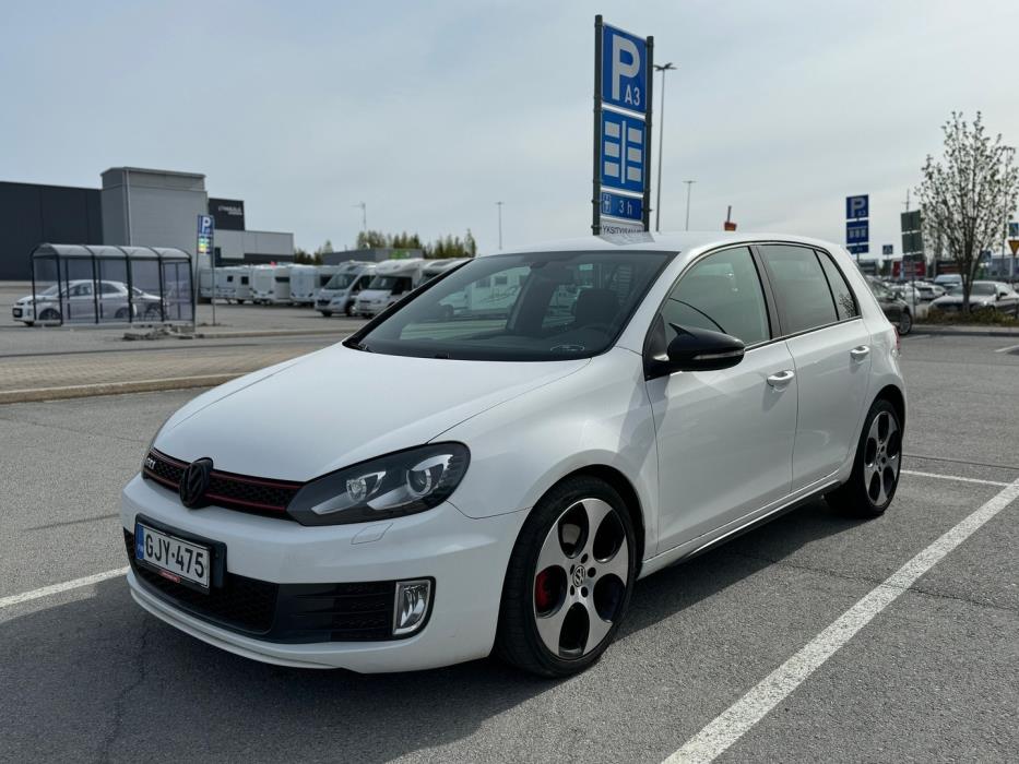 VOLKSWAGEN Golf 2011