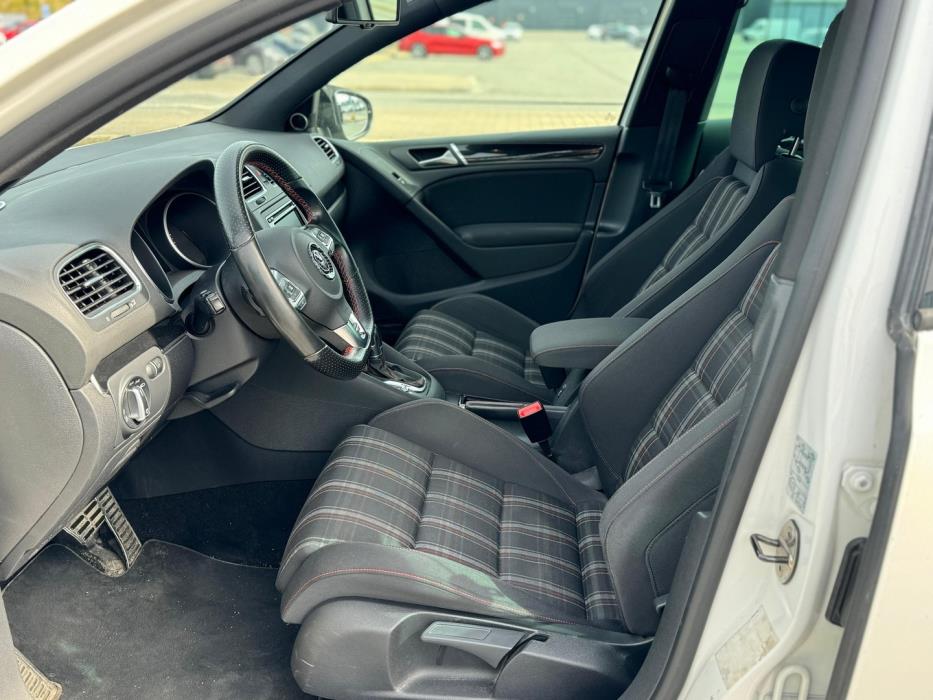 VOLKSWAGEN Golf 2011