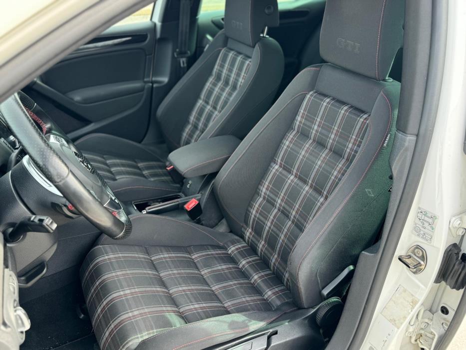VOLKSWAGEN Golf 2011