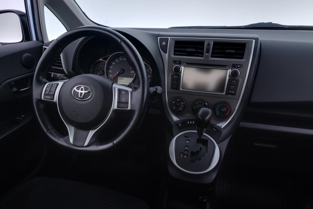 TOYOTA Verso-S 2012