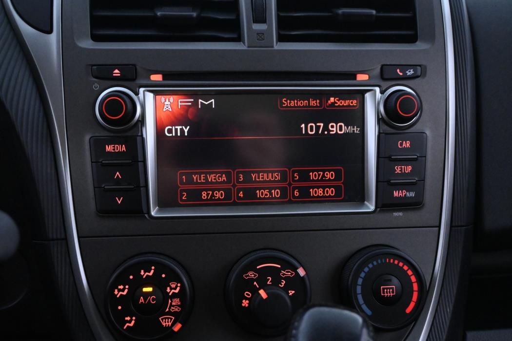 TOYOTA Verso-S 2012