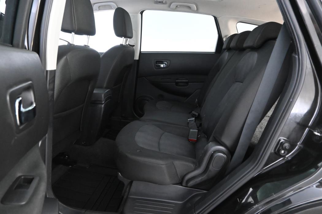 NISSAN Qashqai+2 2012