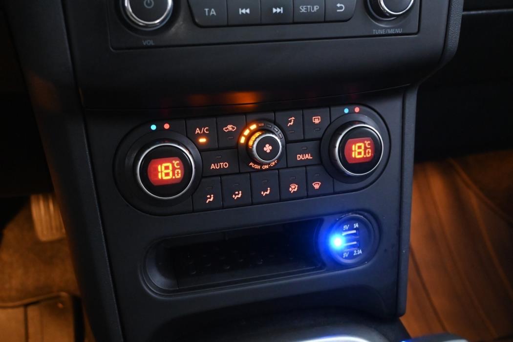 NISSAN Qashqai+2 2012