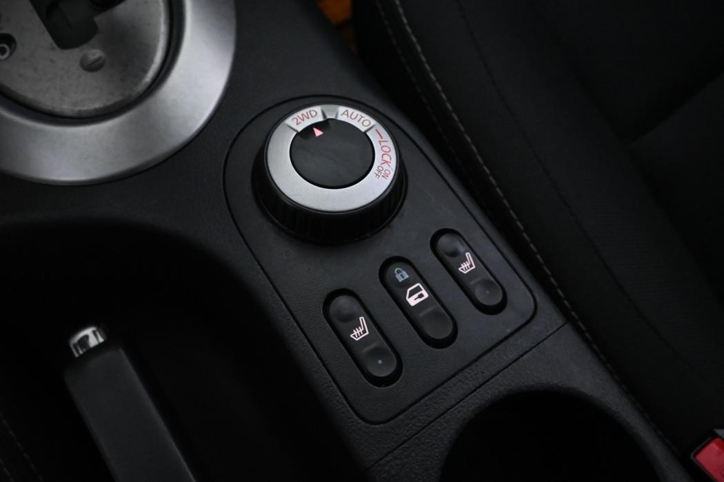 NISSAN Qashqai+2 2012