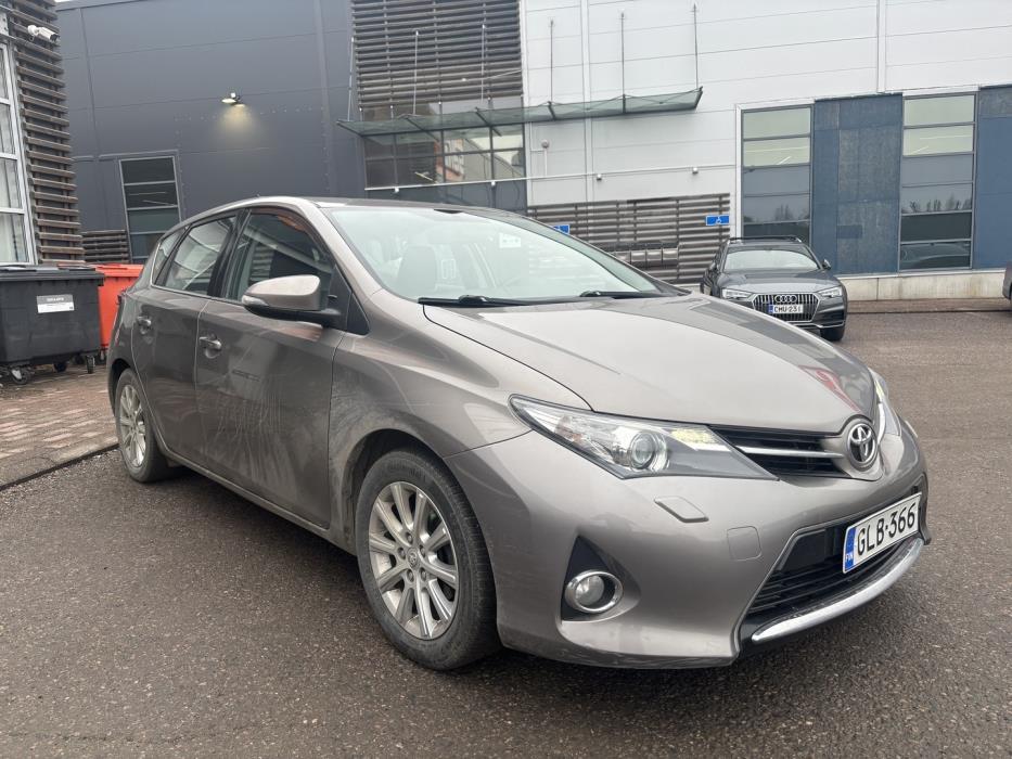 TOYOTA Auris 2014