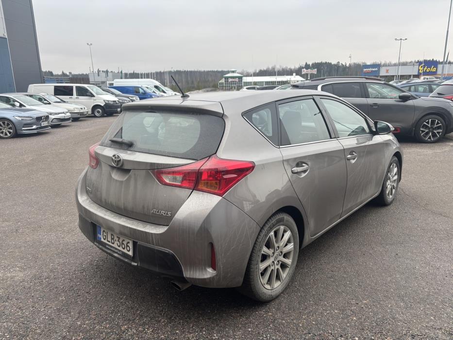 TOYOTA Auris 2014