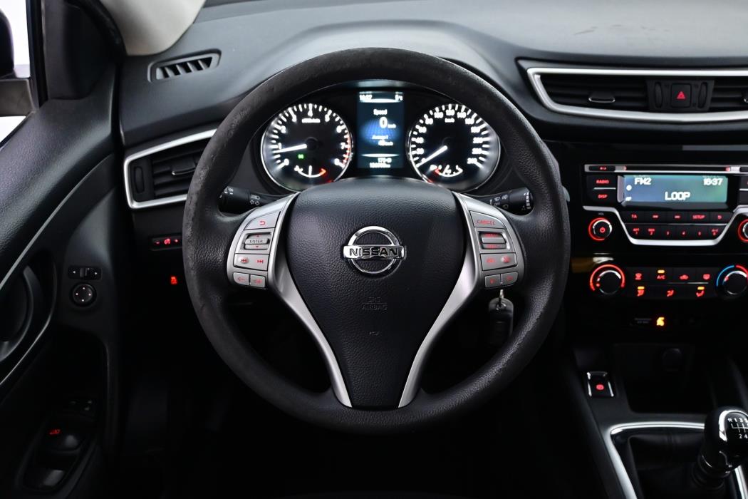 NISSAN Qashqai 2015