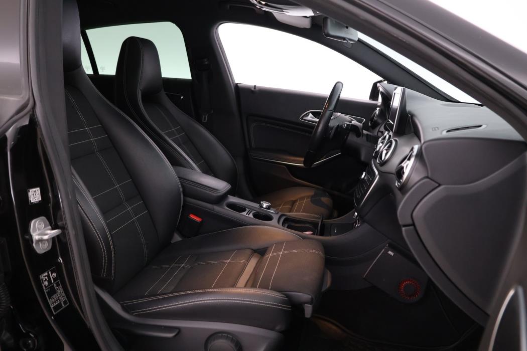 MERCEDES-BENZ CLA 2016