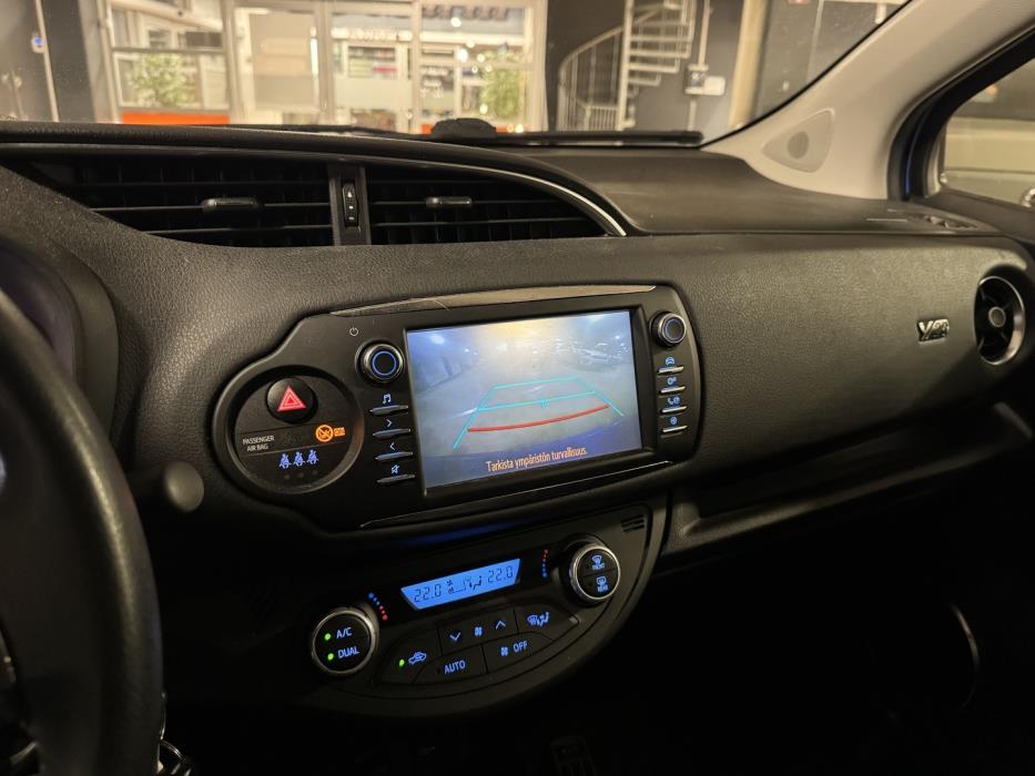 TOYOTA Yaris 2019
