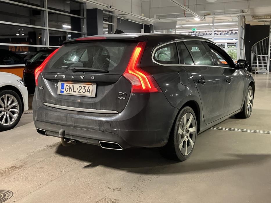 VOLVO V60 2014