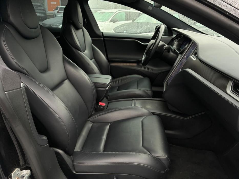 TESLA Model S 2019
