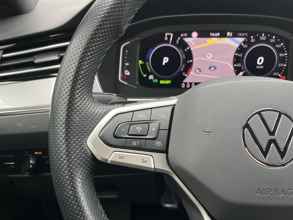 VOLKSWAGEN Passat 2021