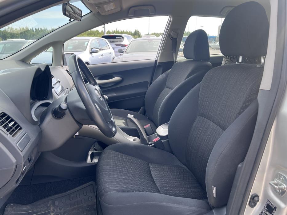 TOYOTA Auris 2007