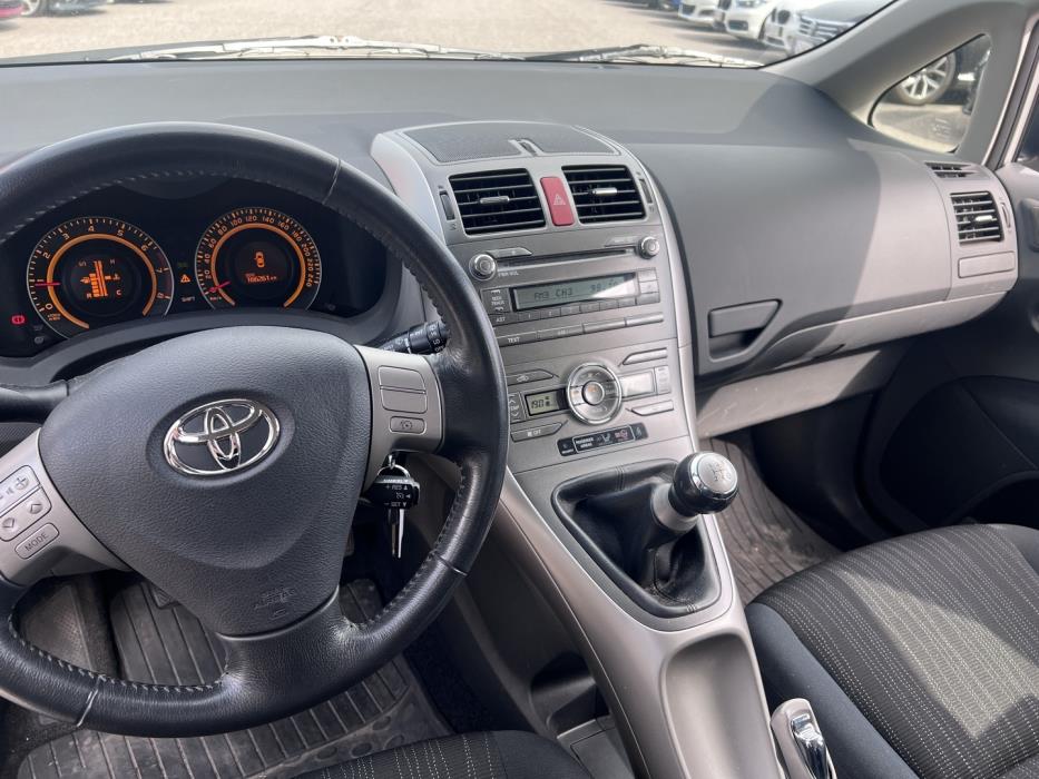 TOYOTA Auris 2007