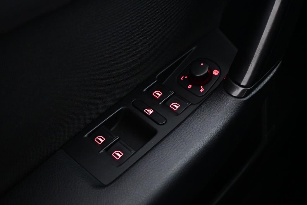 VOLKSWAGEN Passat 2011