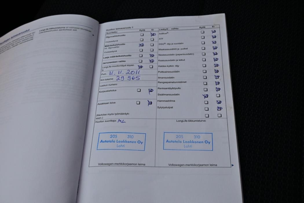 VOLKSWAGEN Passat 2011