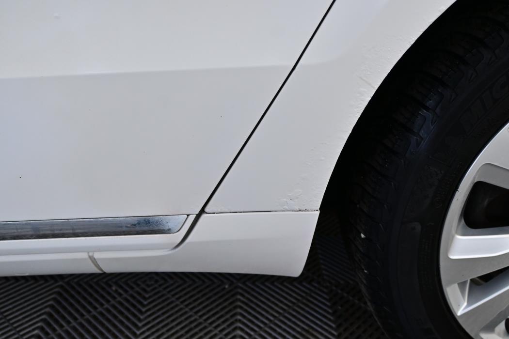 VOLKSWAGEN Passat 2011