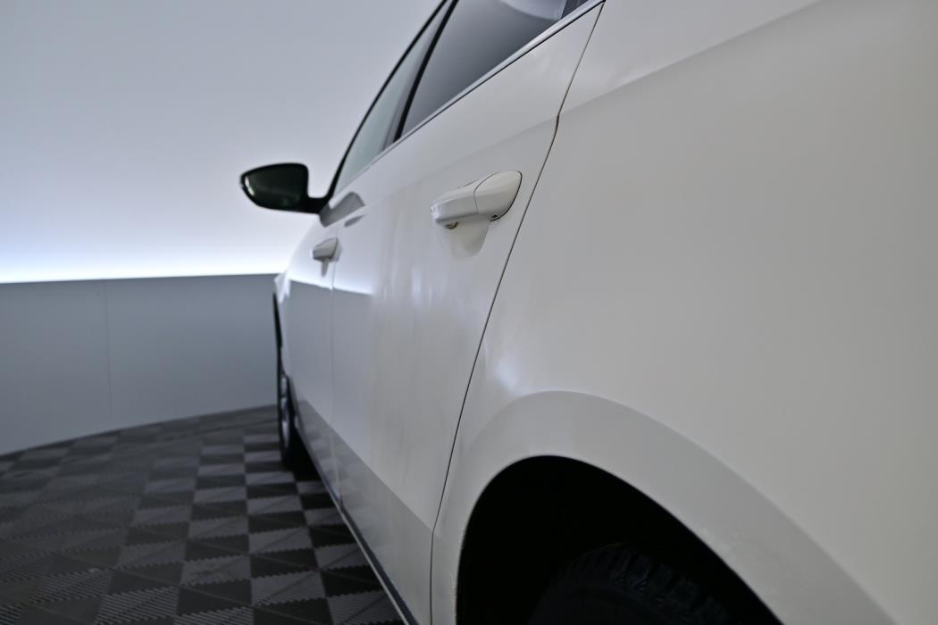 VOLKSWAGEN Passat 2011