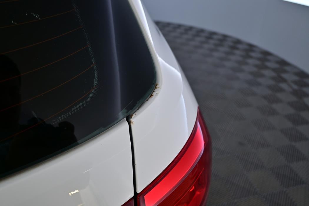 VOLKSWAGEN Passat 2011