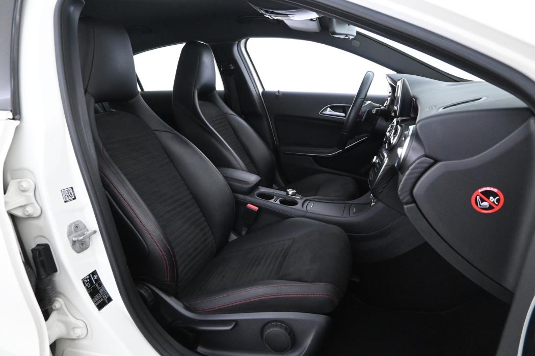 MERCEDES-BENZ A 2014