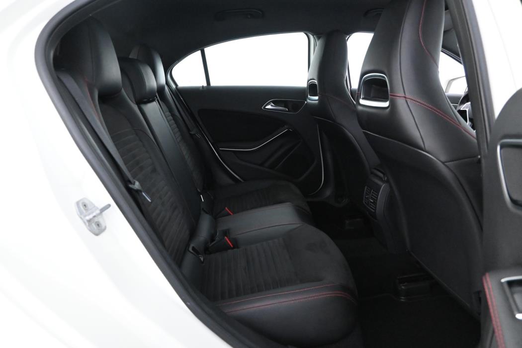 MERCEDES-BENZ A 2014