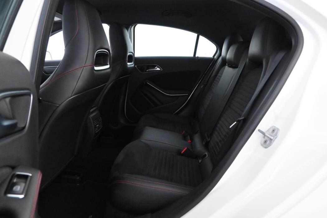 MERCEDES-BENZ A 2014