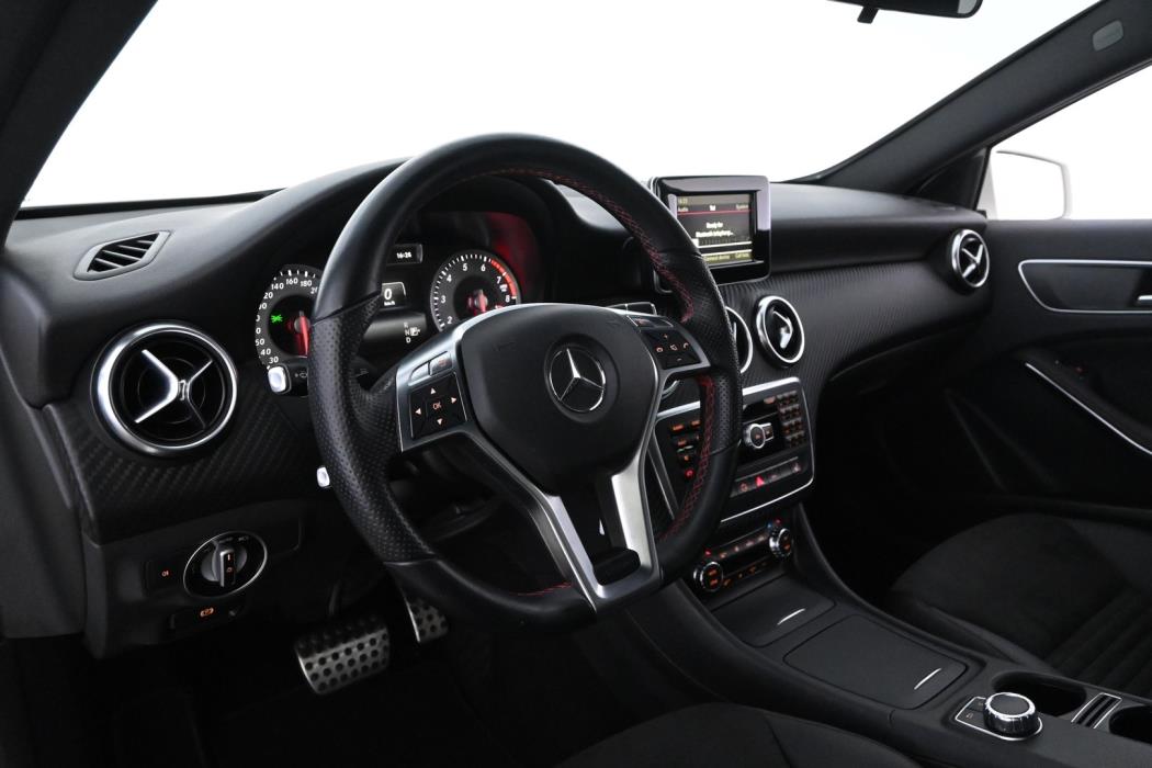 MERCEDES-BENZ A 2014