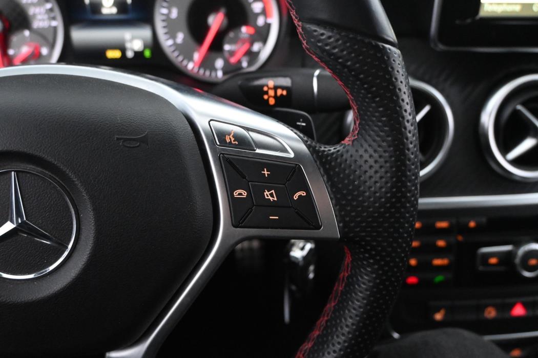 MERCEDES-BENZ A 2014