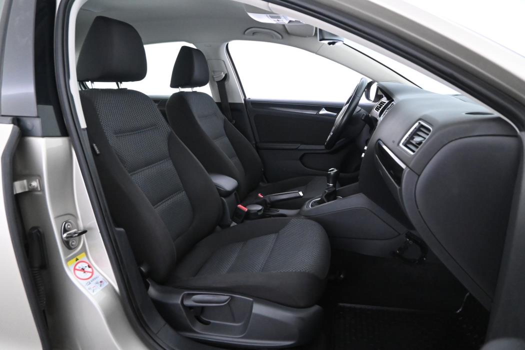VOLKSWAGEN Jetta 2014