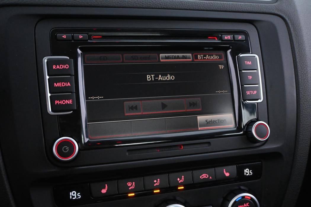 VOLKSWAGEN Jetta 2014