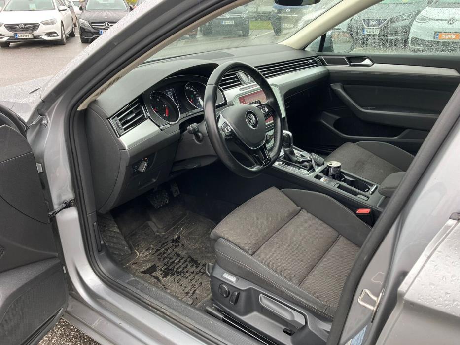 VOLKSWAGEN Passat 2018