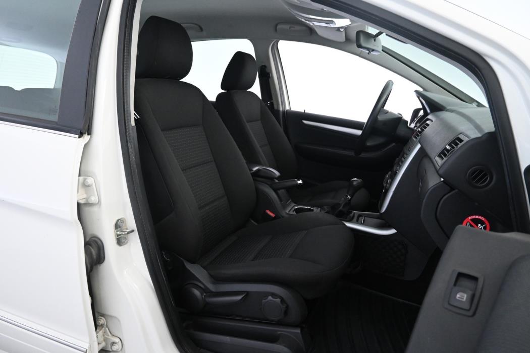 MERCEDES-BENZ B 2010