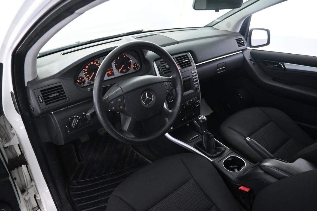 MERCEDES-BENZ B 2010