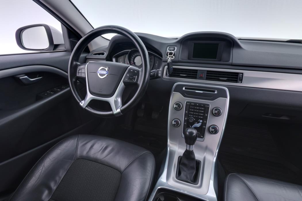 VOLVO V70 2014
