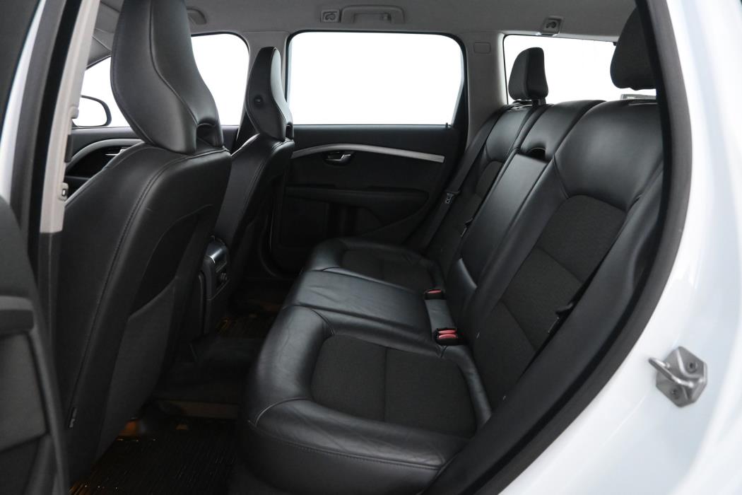 VOLVO V70 2014