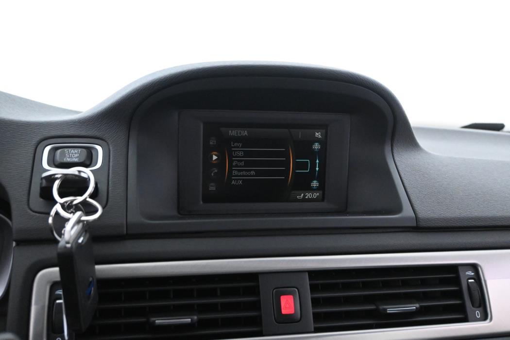 VOLVO V70 2014