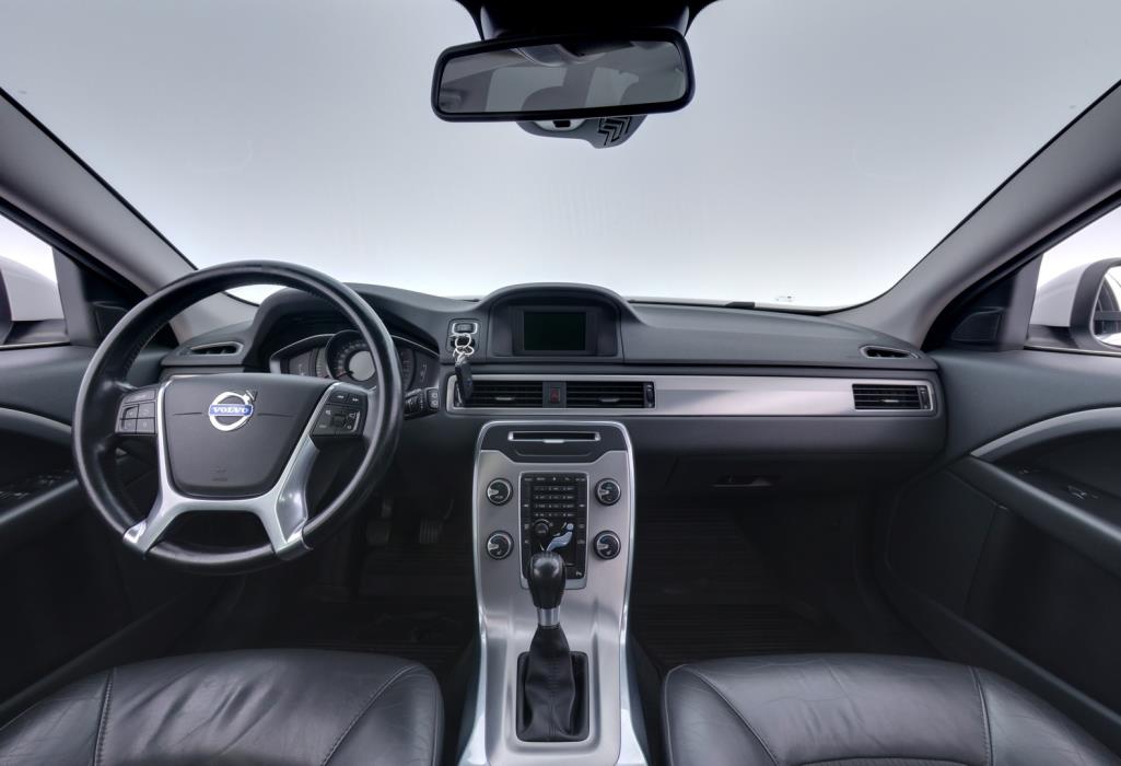 VOLVO V70 2014