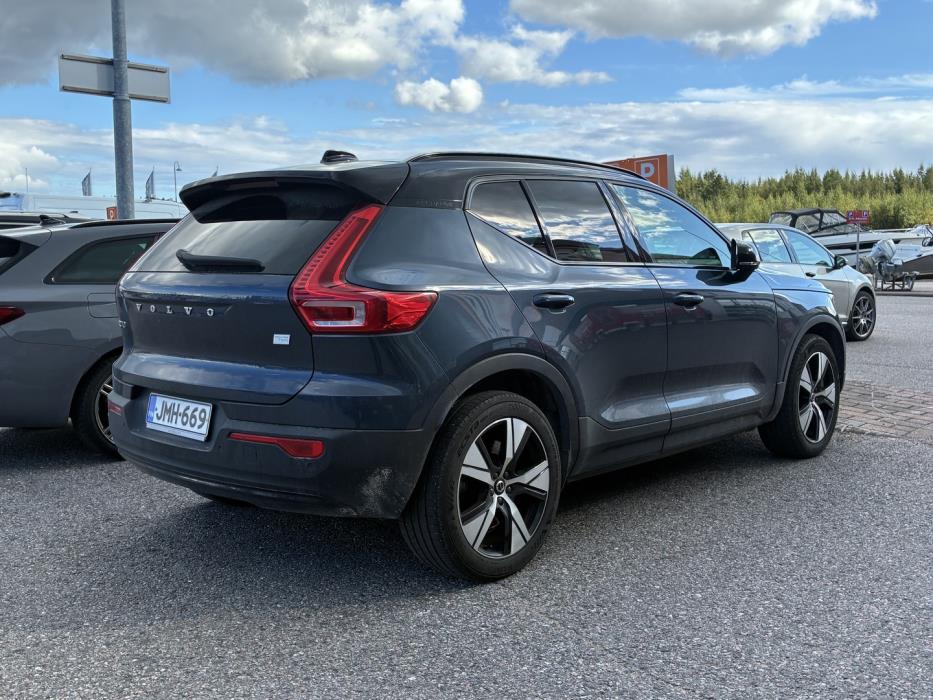 VOLVO XC40 2021