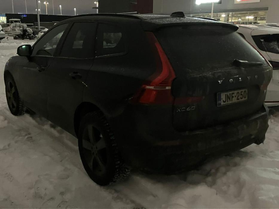VOLVO XC60 2022